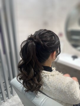 ベルグロー(BELLEGROW) ポニーテール/ゆるふわヘア/お呼ばれヘア