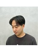 知的な色気が魅力◎ハンサムセンターパート
