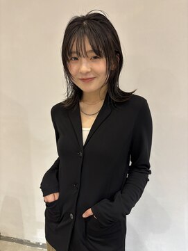 イル(ill) ミディアム 伸ばしかけ 黒髪 レイヤーカット 大須