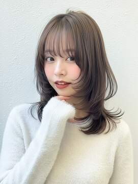 グランツ(GLANZ) 顔周りレイヤーで小顔に。大人可愛い外ハネミディ×ベージュ