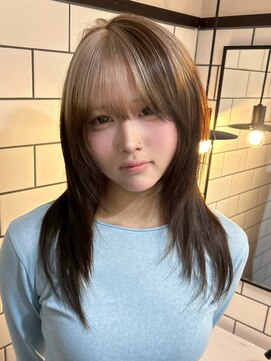 ベレーザ 渋谷(BELEZA) 19004_金髪黒髪ワンレンハッシュカットヨシンモリルーツカラー
