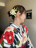 ギフト(GIFT)&nbsp;生花アレンジ　卒業式ヘア　タイトヘア　カチモリヘア