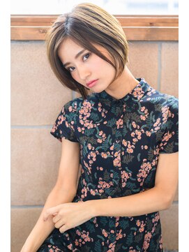 ネオリーブクレア 綱島店(Neolive Krea) クールな前下がりショート 似合わせカットで小顔