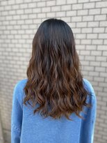 リア(Lia by KENJE)&nbsp;レイヤーロング　透明感のある秋カラー！