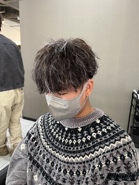 アイズ 海老名(AIZU) ハイライトツイストスパイラルパーマアップバングスパイキー