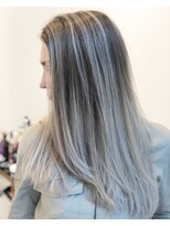 ラフィスヘアー アーツ 吉祥寺店(La fith hair arts)&nbsp;ホワイトシルバーのバレイヤージュカラー☆