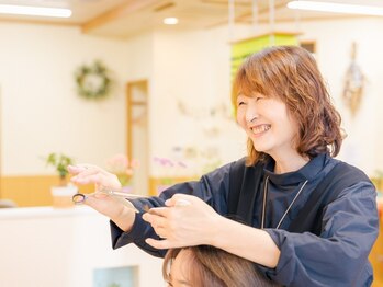 アトリエプレールの写真/【大人女性のお悩み解決！】白髪/パサつき/ハリコシが無いなどのお悩みをよくご相談頂きます。当店で解決◎