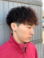 スパイラルパーマツイストパーマアップバング短髪メッシュ
