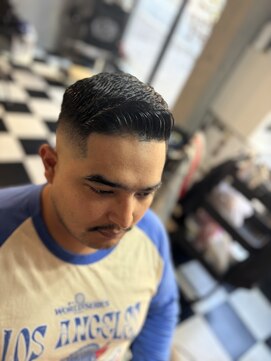 バッドバーバー 沖縄那覇(BADBARBER NAHA) スキンフェード/バーバースタイル/サイドパート