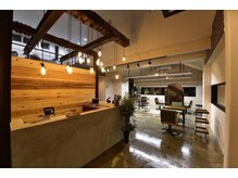 ～フロントはシンボルライトがお出迎えです～