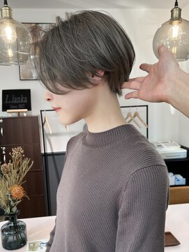 エルランカ(L.lanka) ハイトーンカラー グレージュ ハンサムショート 丸みショート