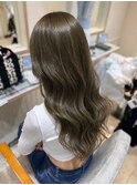 オリーブベージュ