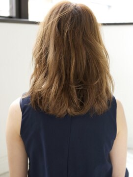 サラ(sarah) ウルフミディ