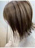 [ＡＫＩＫＯ]シアーグレージュ×切りっぱなし前下がりボブ