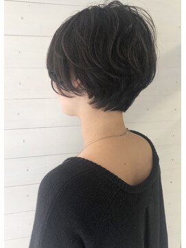 ナナシ(nanac) 癖毛活かしたショートヘア