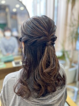 ウィングローリー(WINGLORY) ハーフアップ