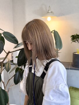 アンダーバーホワイト 広島 本通店(_WHITE) くすみベージュ