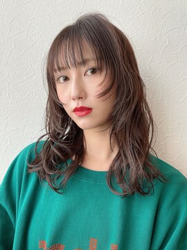 ブローチェアヴェダ 個性的なウルフヘア【透明感/郡山/ハイレイヤー/顔まわり】