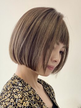 アースペース ウェスト(ARSPASE WEST)の写真/伸びてきても扱いやすい、小顔見せショートヘアを叶えます♪どこから見ても美しいフォルムを実現！