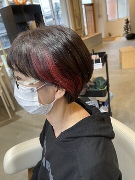エン(En,) レッドなインナーのショートボブ◎