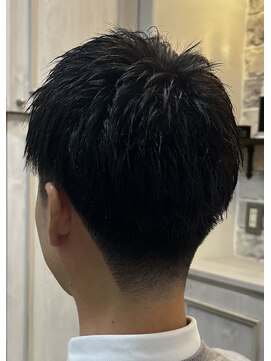 ミリオンバックス 御徒町店(Million Backs) ツーブロック/スキンフェード<理容室>[メンズ/御徒町]