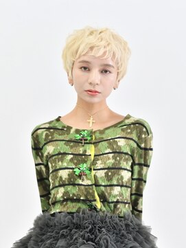 ロアー 葛西店(RAWR hair) 【RAWR】ホワイトブロンド_ショートボブ ブリーチ イメチェン