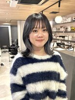 ヘイリー(HAILEY)&nbsp;【インナーカラー】黒×シルバー/くびれミディアム