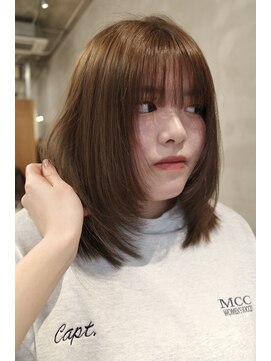 ウェウェ(wewe) ブリーチなしダブルカラーで透明感オリーブベージュ×レイヤー