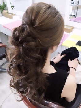 クラン 梅田店(clan)の写真/【梅田駅6分/東梅田駅7分!ヘアセット&メイク&着付け★ヘアセット¥1500~】お手頃価格で理想のStyleが叶う♪