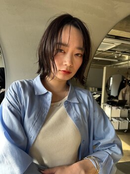 リラ バイ クオーレ(LIRA by CUORE)の写真/デザイン性のある白髪ぼかしが人気。ダメージを抑えケアしながらオシャレを楽しめる◇ファーストグレーも◎