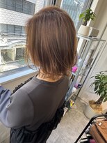 レヴリー(reverie)&nbsp;白髪ぼかしハイライトカラー髪質改善切りっぱなしボブレイヤー50