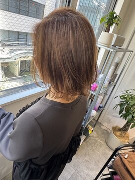 白髪ぼかしハイライトカラー髪質改善切りっぱなしボブレイヤー50