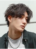 黒髪人気レイヤーセンターパートアップバングパーマ