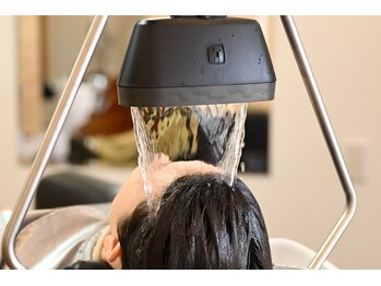 ヘアーパズル(HAIR PUZZLE)の写真/人目を気にせず半個室で過ごす贅沢な時間♪頭浸浴で頭と心をリラックスできるすっきり体験を。