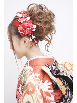 ヘアメイク アヴァロン 橋本店(HAIR MAKE Avalon) 【Avalon橋本】小顔モテ愛されゆるふわアップ　［橋本/橋本駅］