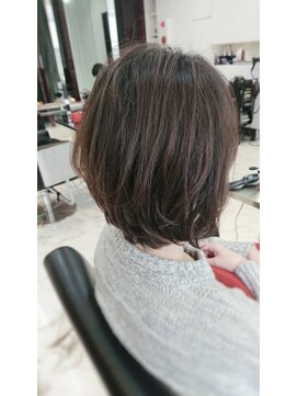 ディシェル(D'ciel) 《Ｄ'ciel工藤富生》ふわっとショートボブ×スモーキーアッシュ