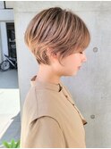ショートボブ/ダブルカラー/ミルクティーベージュ/大人ショート