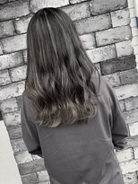 ライズ バイ レボ 柏店(RISE by REVO)&nbsp;大人かわいい/レイヤーロング/グレーベージュ/前髪パーマ/柏