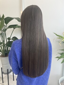 ニーナ(NI-NA) 白髪ぼかしハイライト×スーパーロング