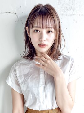 ボタン(botan) 透け感バングの外ハネミディアム