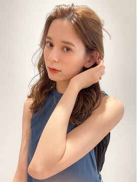 ヴィヴィ(VIVIE) 大人ガーリー似合わせミディアムレイヤーカットダークアッシュ