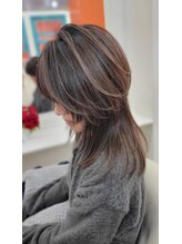 トウカ 南流山店(TOUKA)&nbsp;レイヤー ウルフ 白髪ぼかしハイライト ロングウルフ