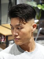 メッツ 原宿(METS) MEN'S/かきあげサイドパート×フェード/短髪/ビジネスヘア