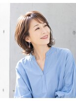 バグズ(Baguz) 50代60代くびれミディ上品レイヤーボブ若見え艶スタイル