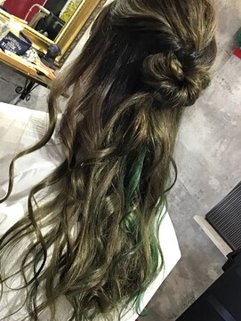 ヘアアンドリラックス ジョジョ(Hair&Relax JOJO) スモークアッシュ×インナーグリーン