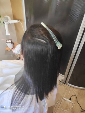 カラクリビショウ(Kara-Kuri Bisho) 艶髪ストレートヘア