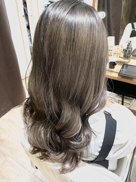 ネオリーブ チロル 横浜西口店(Neolive CiroL.) 韓国風　柔らかセピアグレージュヘア