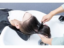 サロンヴィッシュ(Salon Vishu)の雰囲気（首が痛くならないシャンプー台です★ヘットスパで癒されます♪）