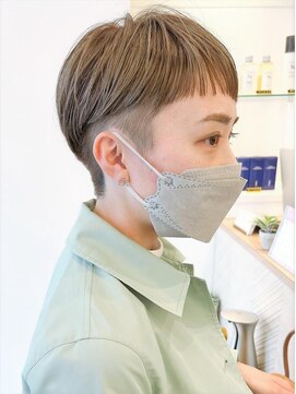 ビープ(beep) 女子でも似合う刈り上げショート【赤羽】