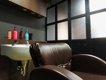 バーバーショップ ナナイロ(BARBER SHOP 716)の雰囲気（シャンプーブース）